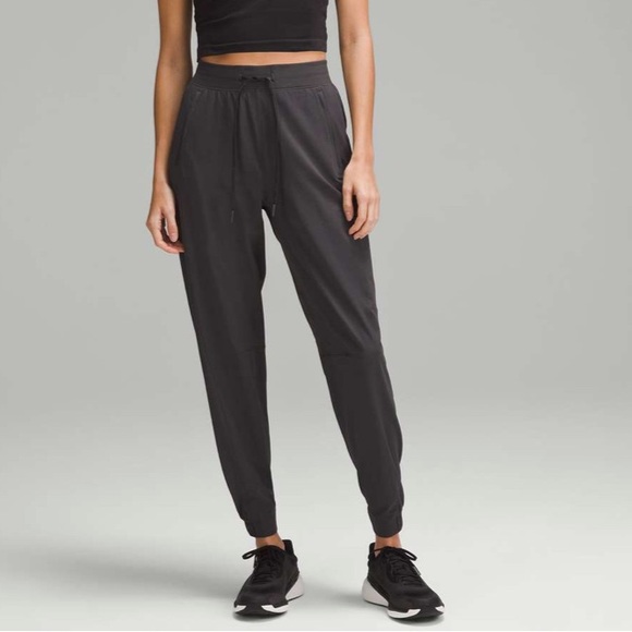 Lululemon Black License to Train High-Rise Pant Joggers Women’s Sz 6 - Picture 1 of 9